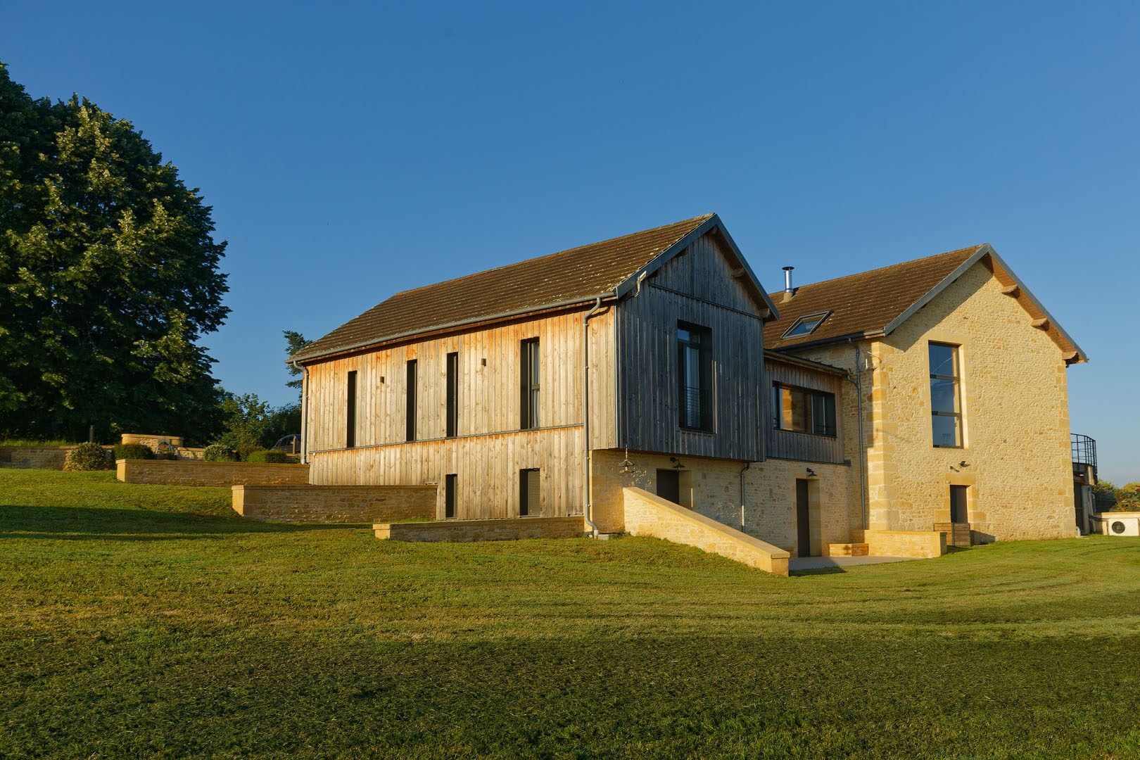 Daurèa chambres dhotes piscine proche sarlat montignac facade exterieure