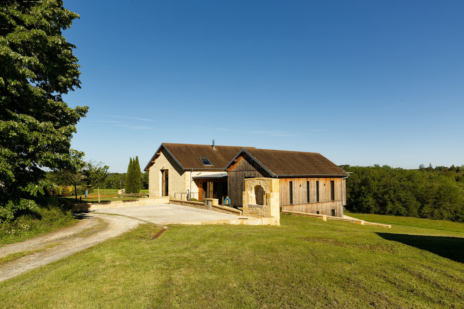 Daurèa chambres dhotes piscine proche sarlat montignac maison facade exterieure (2)